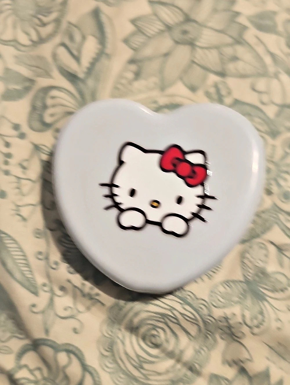 Hello Kitty Heart-Shaped Sewing Kit White - Picture 5 of 7